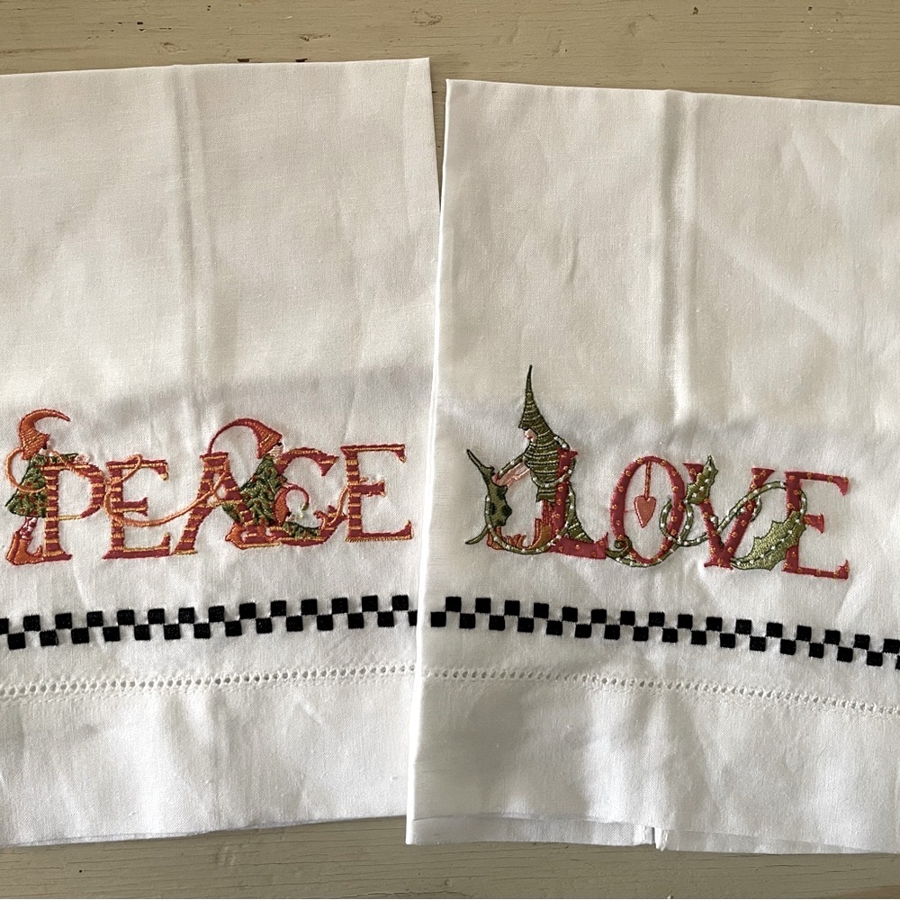 NEW MacKenzie-Childs /Patience Brewster 
Peace & Love Tea Towels. Excellent